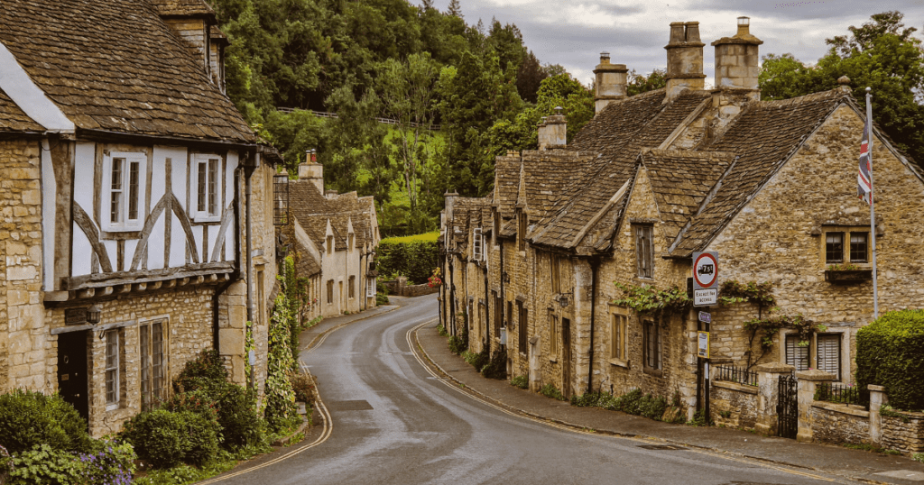 La rue principale d'un village de France
